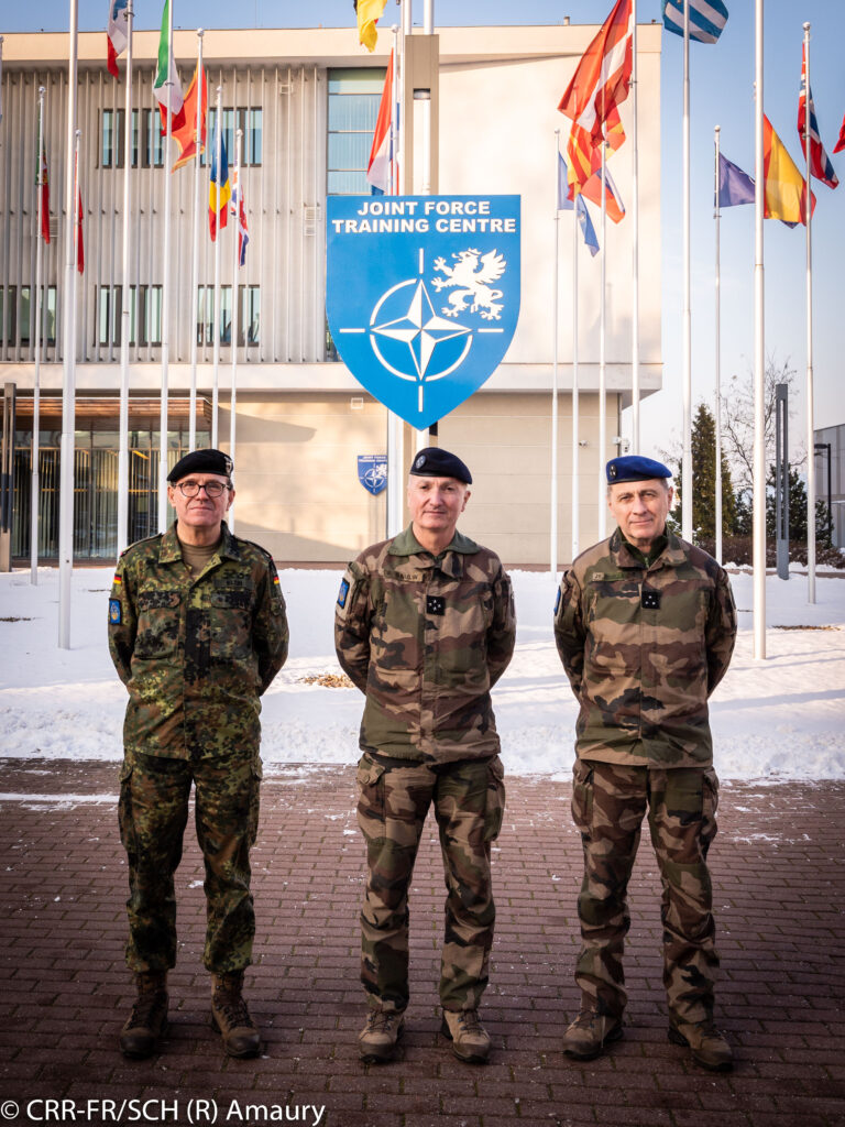 Die Troika im Rahmen der Übung Citadel Bonus 2023. Links Generalmajor Georg Klein, Mitte Generalleutnant Emmanuel Gaulin, rechts Generalmajor Jean Bouillaud - Blauer Bund